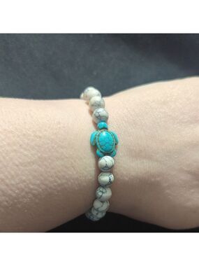 White and Turquoise Blue Dyed Howlite Turtle Beaded Stretchy Elastic Bracelet